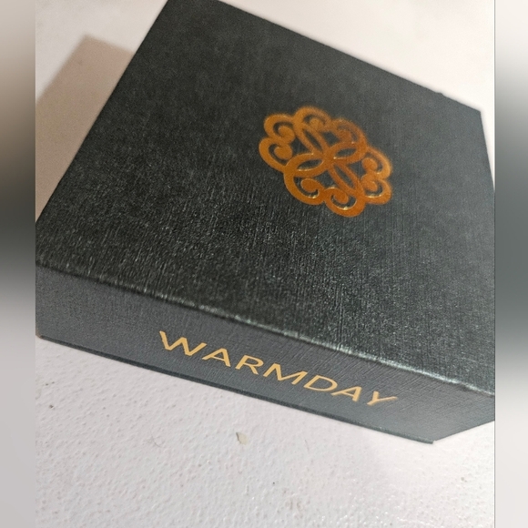 NIB! Warmday Green Necklace With Gold Chain! - Picture 3 of 4